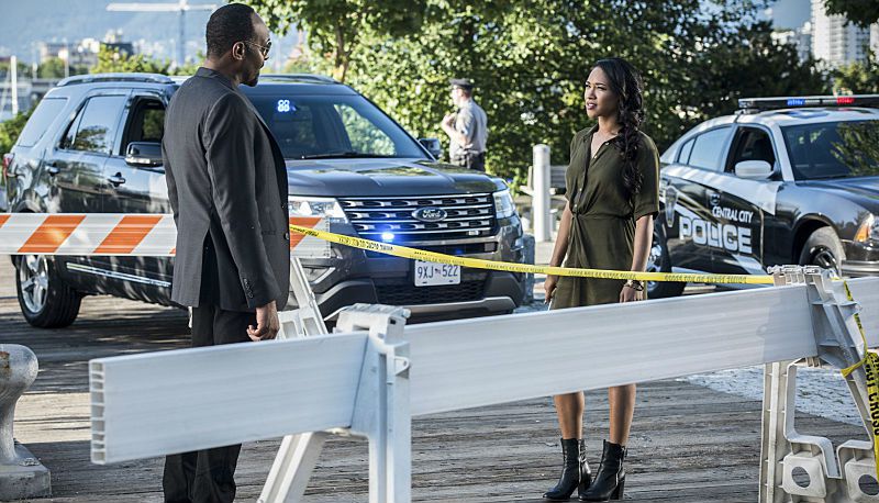 jesse l martin candice patton the flash thecw What The Flash changed in the Flashpoint. Spoiler: Barry screwed up.