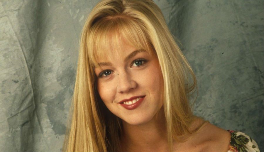 jennie garth 90210 Old + school: Recounting the ages of the Beverly Hills, 90210 cast