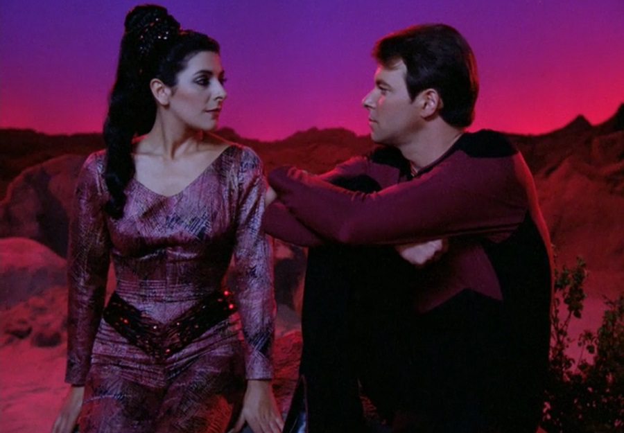  Revisiting Star Trek: The Next Generation & Deanna Trois fashion revolution