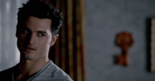 enzo gif Hold the cure    did The Vampire Diaries really just kill Enzo?