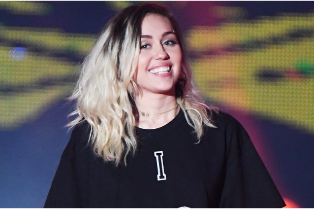 miley-cyrus-smile-march-2017-billboard-1548