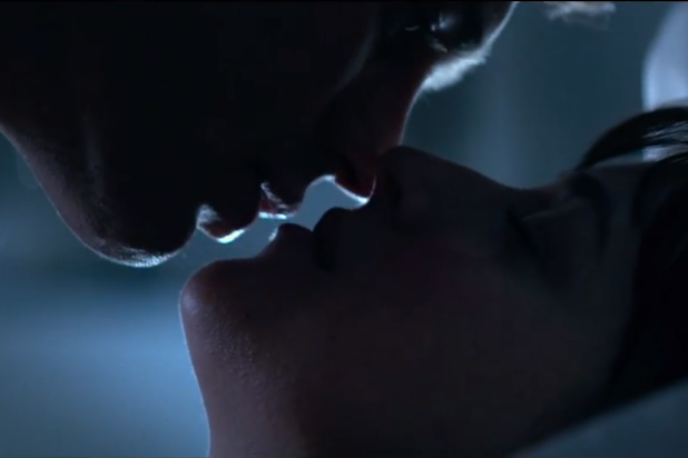 Fifty Shades of Grey Bed Kiss